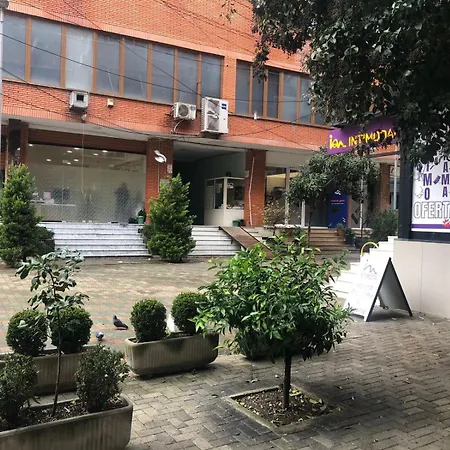 Center Luxury *