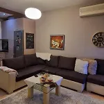 Center Luxury Apartment *